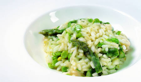 Risotto met doperwten en groene asperges